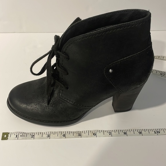 Clarks Artisan Active AIR Black Leather Lace-up Heeled Bootie Women's Size 8.5M - Picture 10 of 12